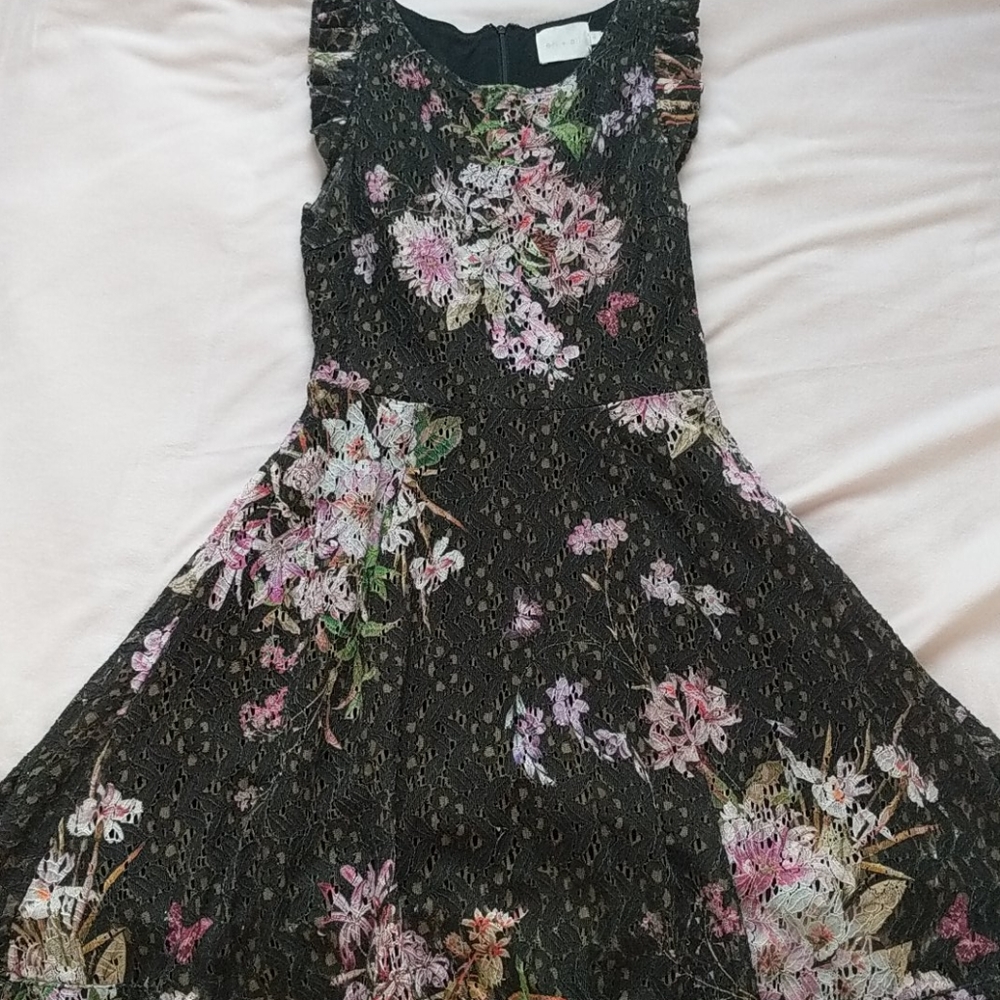 black knee length dress